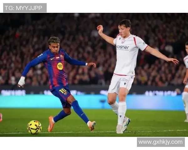 西甲激战曼联与巴萨握手言和红牌事件引发全场热议