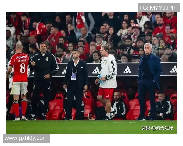 西甲激战：拜仁大胜巴黎引发红牌争议全场沸腾