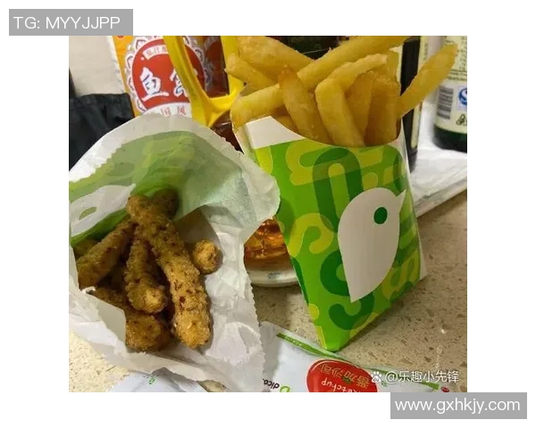 姚明亲临德克士体验美味快餐引发粉丝热议与欢呼