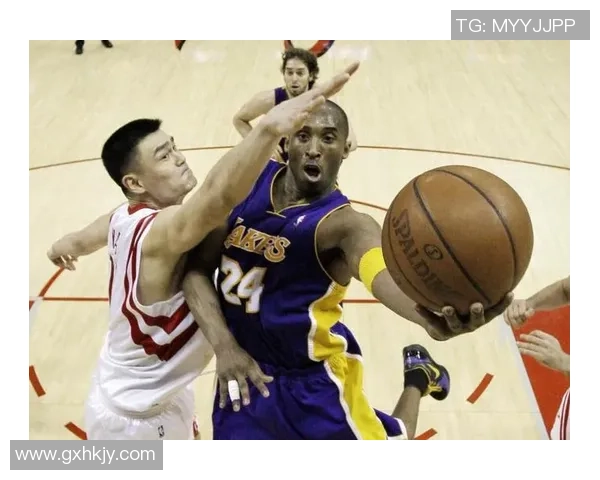 姚明在扣篮大赛中的精彩对抗与篮球传奇的完美融合