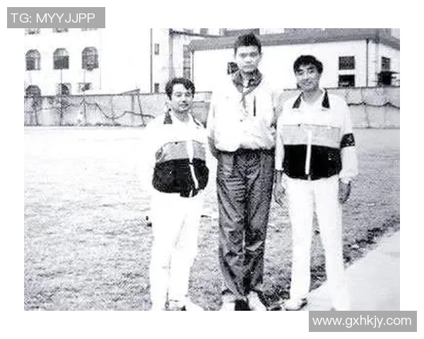 姚明瑶：从银幕到生活的多重角色展现与成长之路