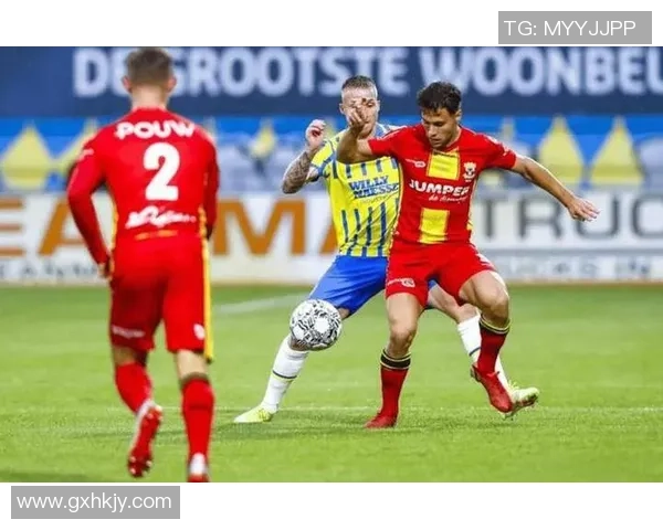 欧联杯精彩对决里昂大胜阿森纳帽子戏法引发全场狂欢战术解析