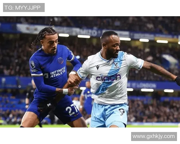 意甲激战:切尔西与曼城2比2平局逆转时刻引发全场狂欢 意甲激战:切尔西与曼城2比2平局逆转时刻引发全场狂欢