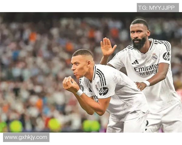 意甲激战：皇马与里昂战平乌龙球引发热议转会传闻四起