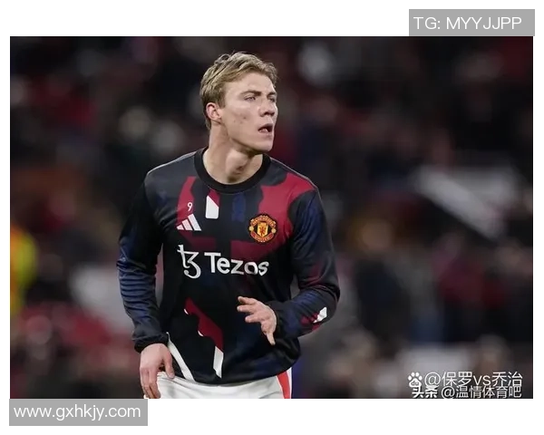 世界杯精彩对决本菲卡与曼联战成平局绝杀瞬间引发全场热烈反响